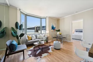 Photo #4: 423758538 Listing 
