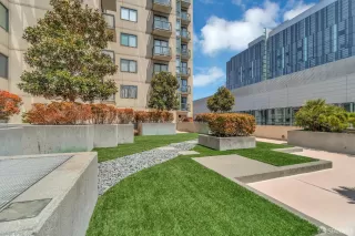 Photo #6: 423758546 Listing 