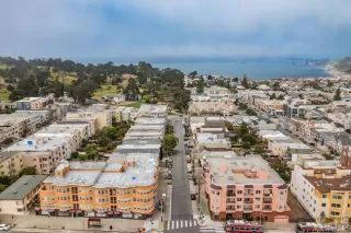 Photo #2: 423758566 Listing 