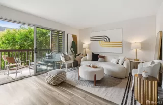 Photo #1: 423758568 Listing 