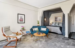 Photo #4: 423759508 Listing