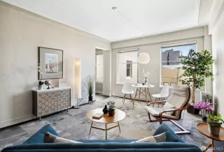 Photo #5: 423759508 Listing