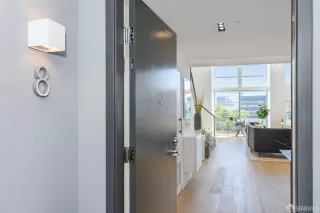 Photo #3: 423759743 Listing