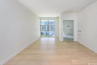 Photo #4: 423759757 Listing 