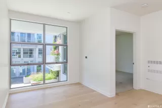 Photo #6: 423759757 Listing 