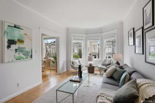 Photo #4: 423759919 Listing