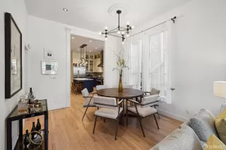 Photo #6: 423760516 Listing 