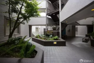 Photo #6: 423760560 Listing