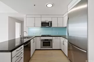 Photo #5: 423760634 Listing