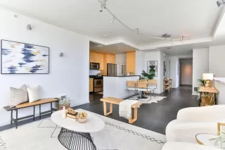 Photo #5: 423761060 Listing