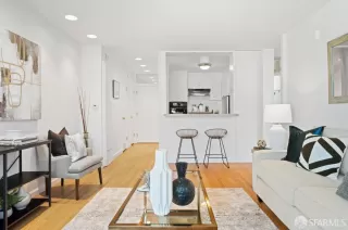 Photo #3: 423761152 Listing