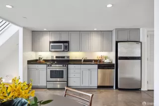 Photo #5: 423900267 Listing