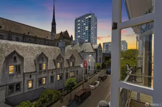 Photo #4: 423900319 Listing