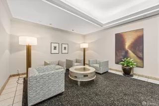 Photo #4: 423900350 Listing