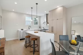 Photo #5: 423900354 Listing