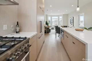 Photo #6: 423900354 Listing