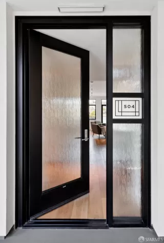 Photo #3: 423900378 Listing 