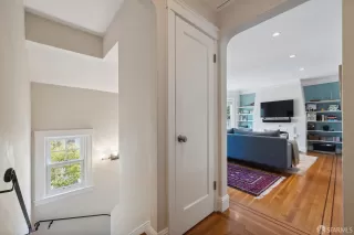 Photo #3: 423900409 Listing 