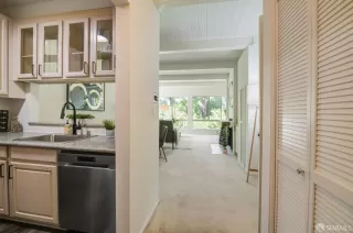 Photo #2: 423900428 Listing 