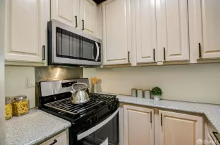 Photo #5: 423900428 Listing 