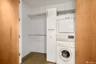 Photo #5: 423900431 Listing