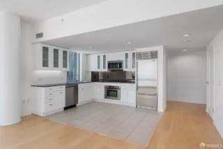 Photo #5: 423900439 Listing