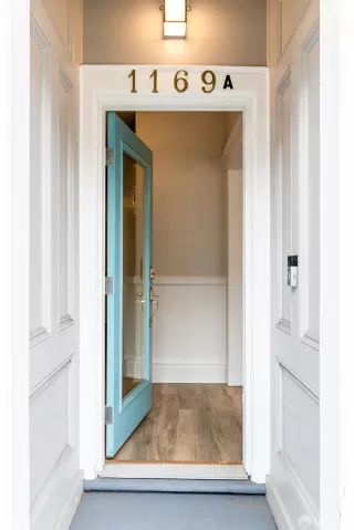 Photo #1: 423900489 Listing