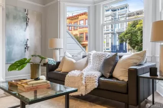 Photo #5: 423900489 Listing