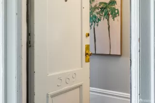 Photo #4: 423902573 Listing 