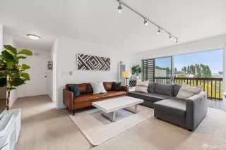 Photo #2: 423902637 Listing