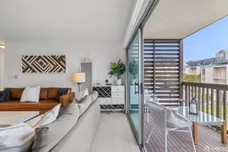 Photo #4: 423902637 Listing