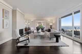 Photo #5: 423905871 Listing