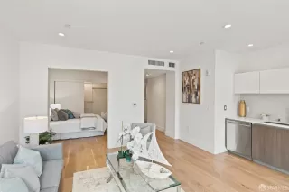 Photo #2: 423906466 Listing