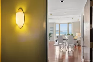 Photo #2: 423906607 Listing