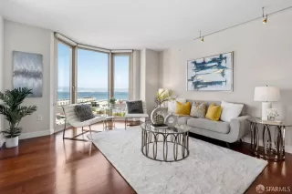 Photo #4: 423906607 Listing