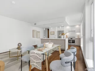 Photo #2: 423906689 Listing 