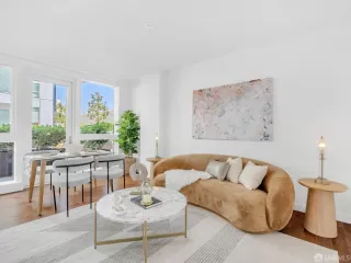 Photo #5: 423906689 Listing 