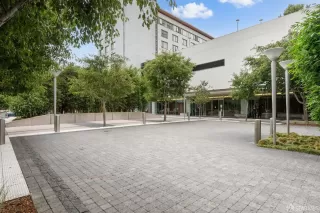 Photo #2: 423906692 Listing