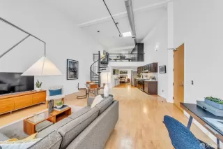 Photo #5: 423906904 Listing