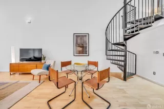 Photo #6: 423906904 Listing