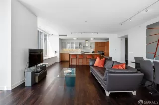 Photo #4: 423906938 Listing 