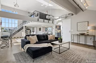 Photo #4: 423907190 Listing 