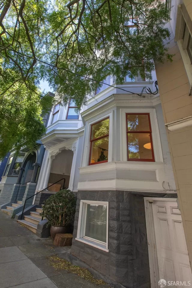 MLS: 423907210 Condo For Sale