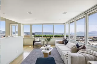 Photo #3: 423907221 Listing 