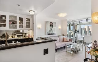 Photo #2: 423907384 Listing