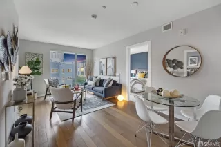 Photo #4: 423907561 Listing 