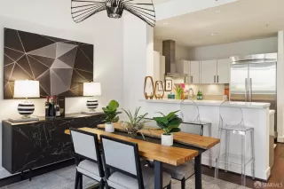 Photo #5: 423907581 Listing