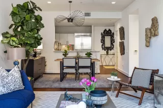 Photo #6: 423907581 Listing