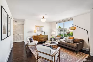 Photo #6: 423907676 Listing