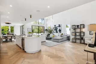 Photo #2: 423907770 Listing